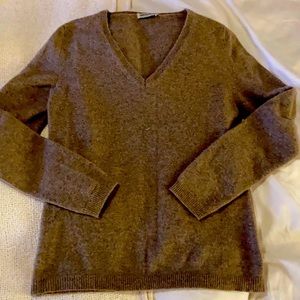 tan cashmere v neck sweater